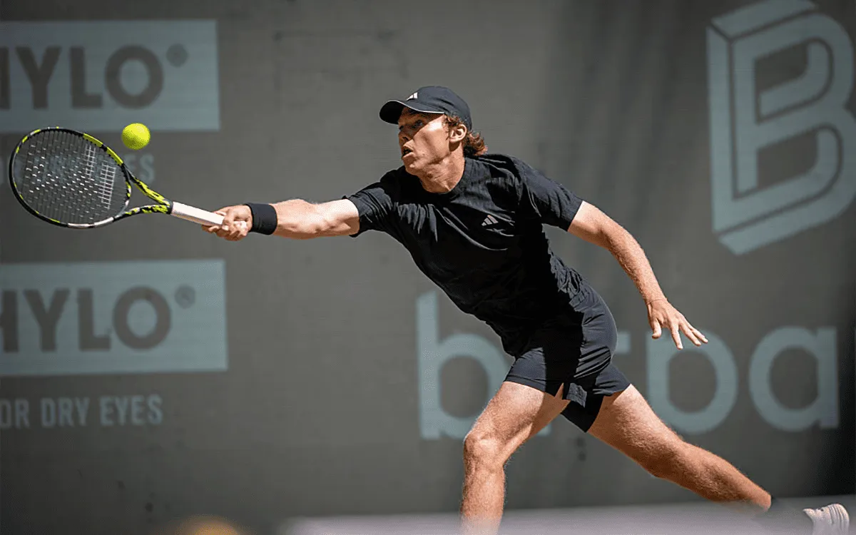 Алекс Микельсен