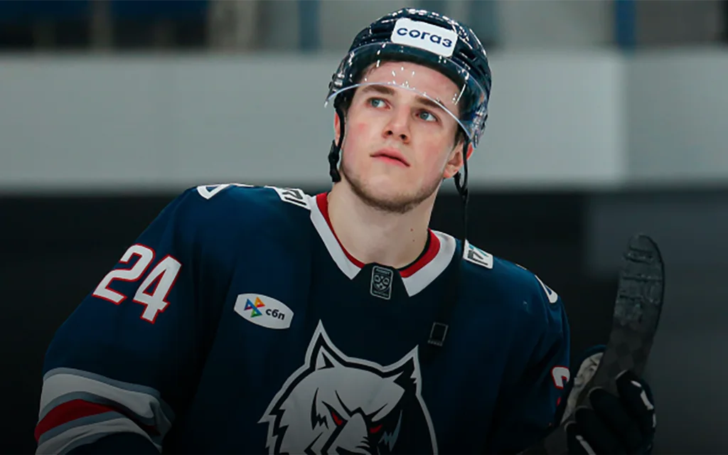 Артём Сериков, ХК Нефтехимик.webp