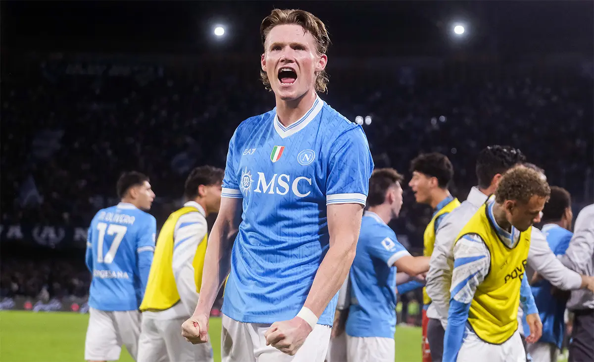 Скотт Мактоминей в составе "Наполи"