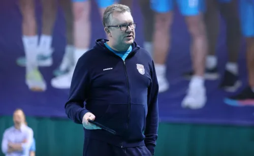 Главный тренер сборной России по волейболу: «Никто не знает, что с Олимпиадой. Надо ждать»